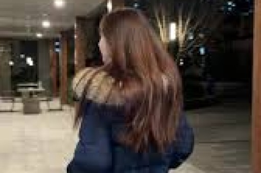 Angelababy13岁旧照曝光！婴儿肥 圆鼻头 戴牙套整没整容一目了然